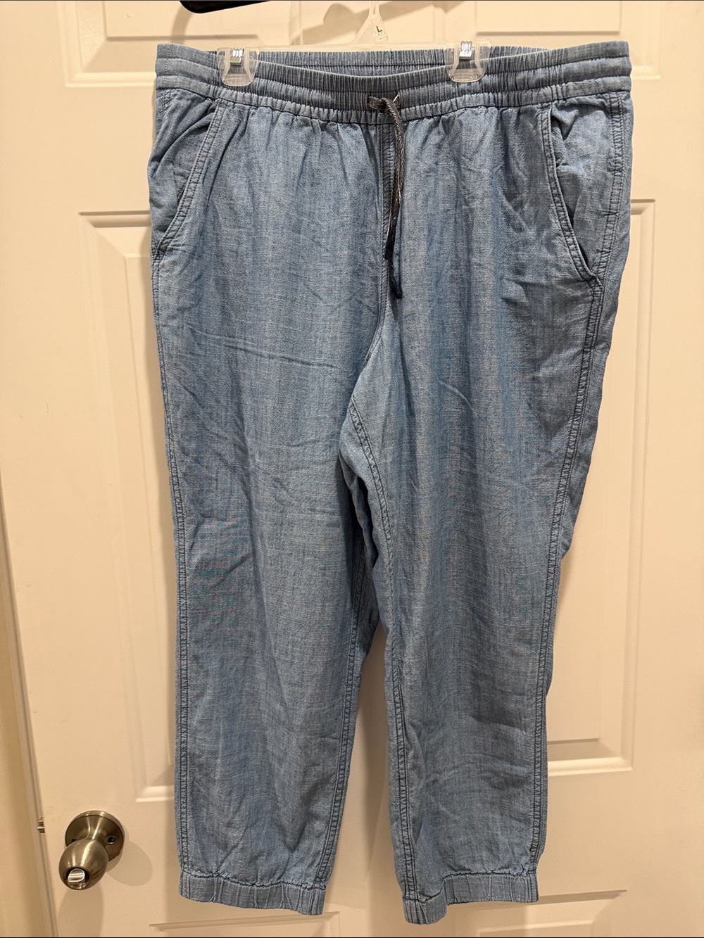 Light Blue Cropped Pull-On Pants